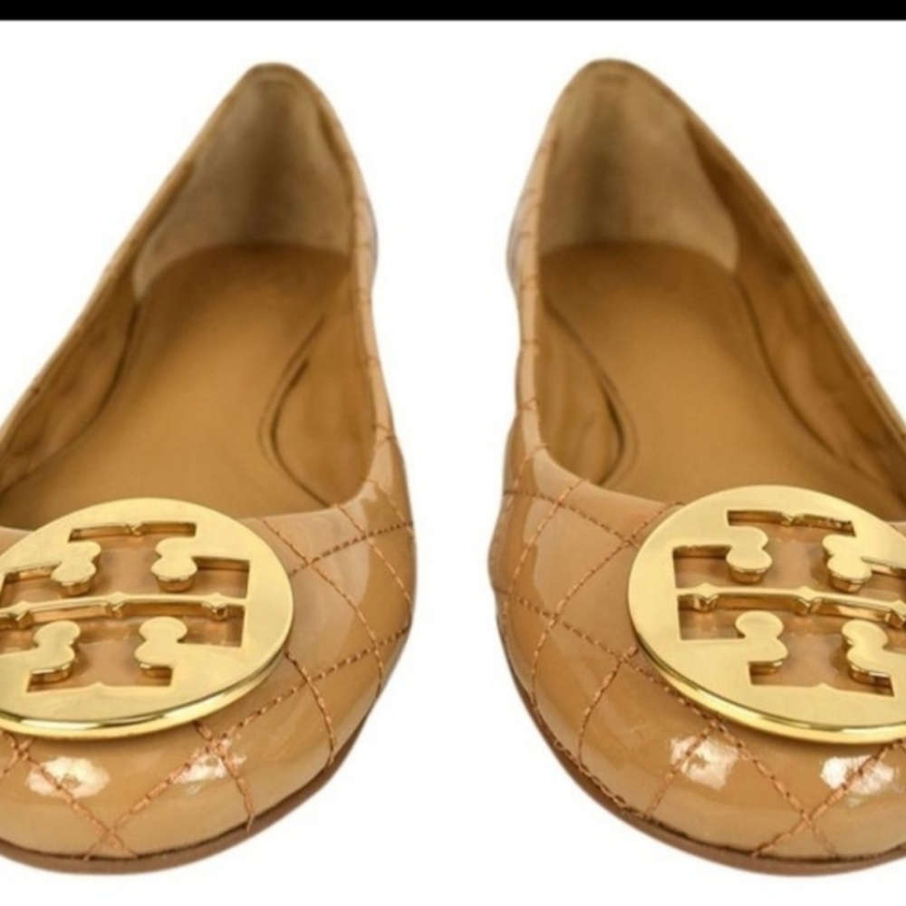 Tory Burch tan quilted patent leather flats sz 8